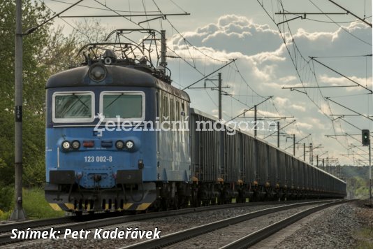 Možnost přednostního vedení vlaků s energetickými surovinami zavedena i v ČR