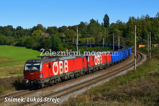 Odklonová vozba RCC CZ přes Horní Dvořiště s dvojicemi Vectronů