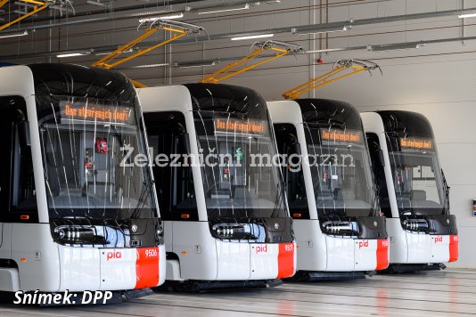 Tramvaje Škoda 52T v ostrém provozu s cestujícími