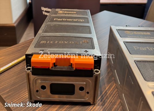 Společnosti Škoda Group a Microvast budou vyrábět bateriové systémy pro hromadnou dopravu